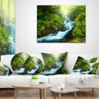 Designart Blue Creek în pădurea tropicală Verde - pernă de aruncare imprimată peisaj-18x18
